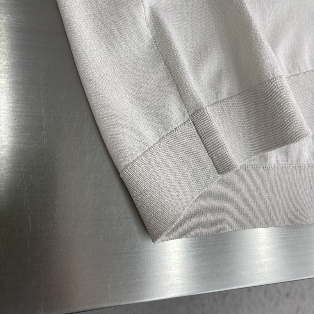 -Loro Piana     26SS春夏新款进口科技纤维混纺撞色圆领针织短Tee，男士经典字母徽标刺