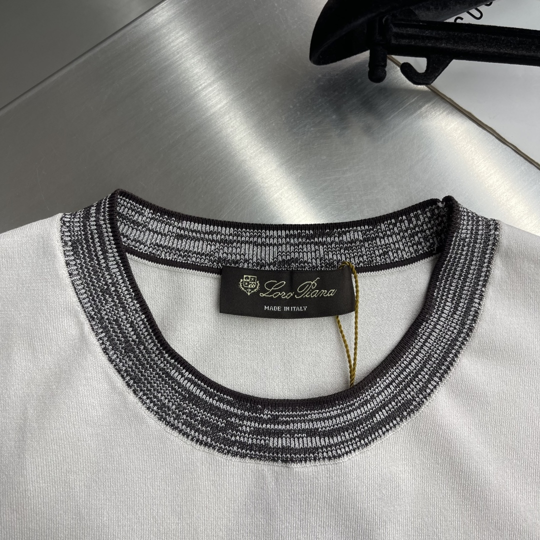 -Loro Piana     26SS春夏新款进口科技纤维混纺撞色圆领针织短Tee，男士经典字母徽标刺