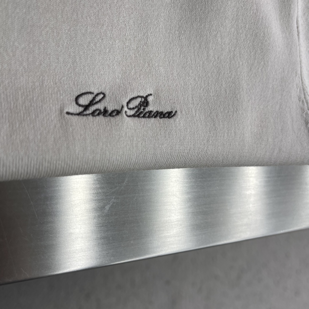 -Loro Piana     26SS春夏新款进口科技纤维混纺撞色圆领针织短Tee，男士经典字母徽标刺