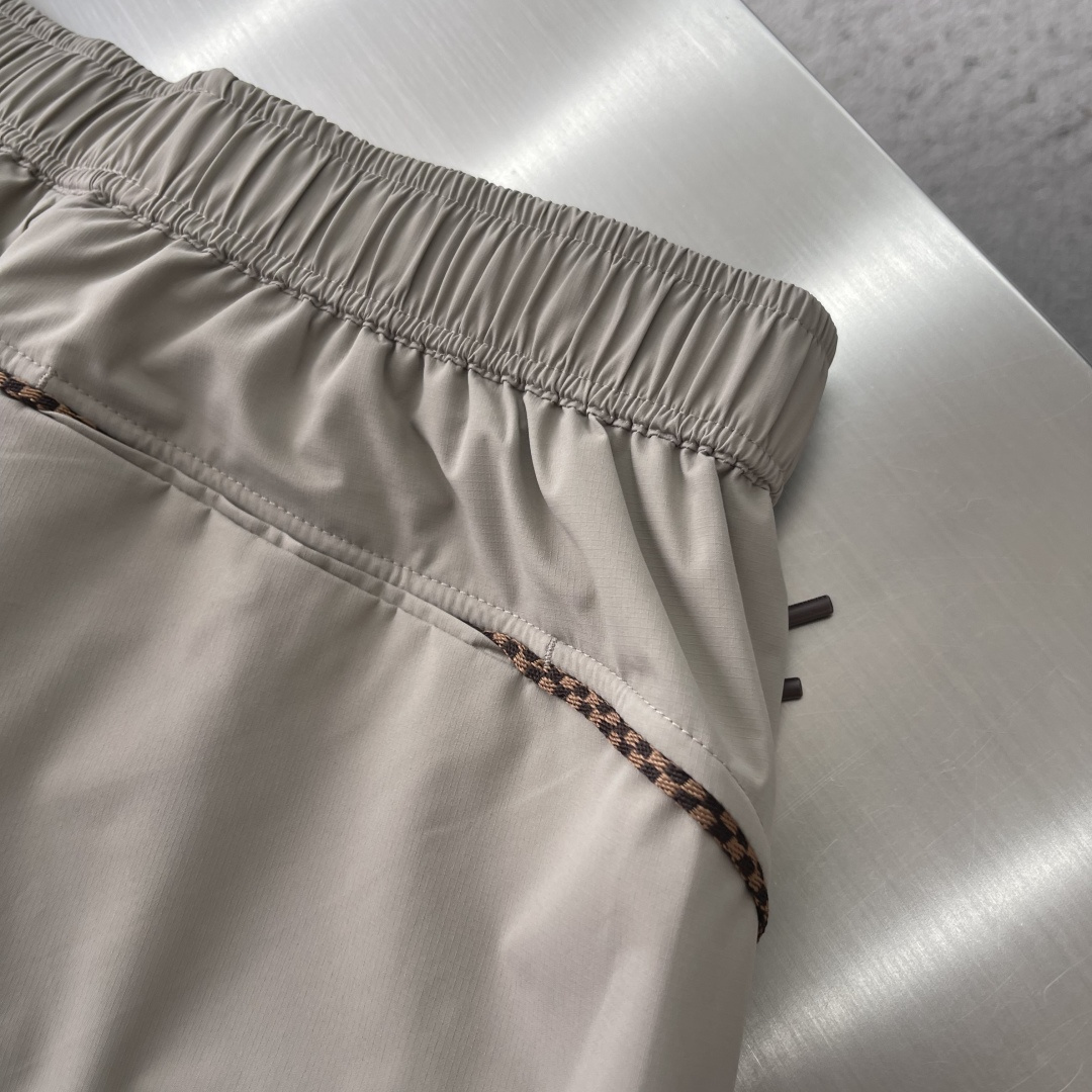 -驴牌    26SS MONOGRAM提花标识防撕裂运动短裤锦纶86%氨纶14%三合一梭织面料100%