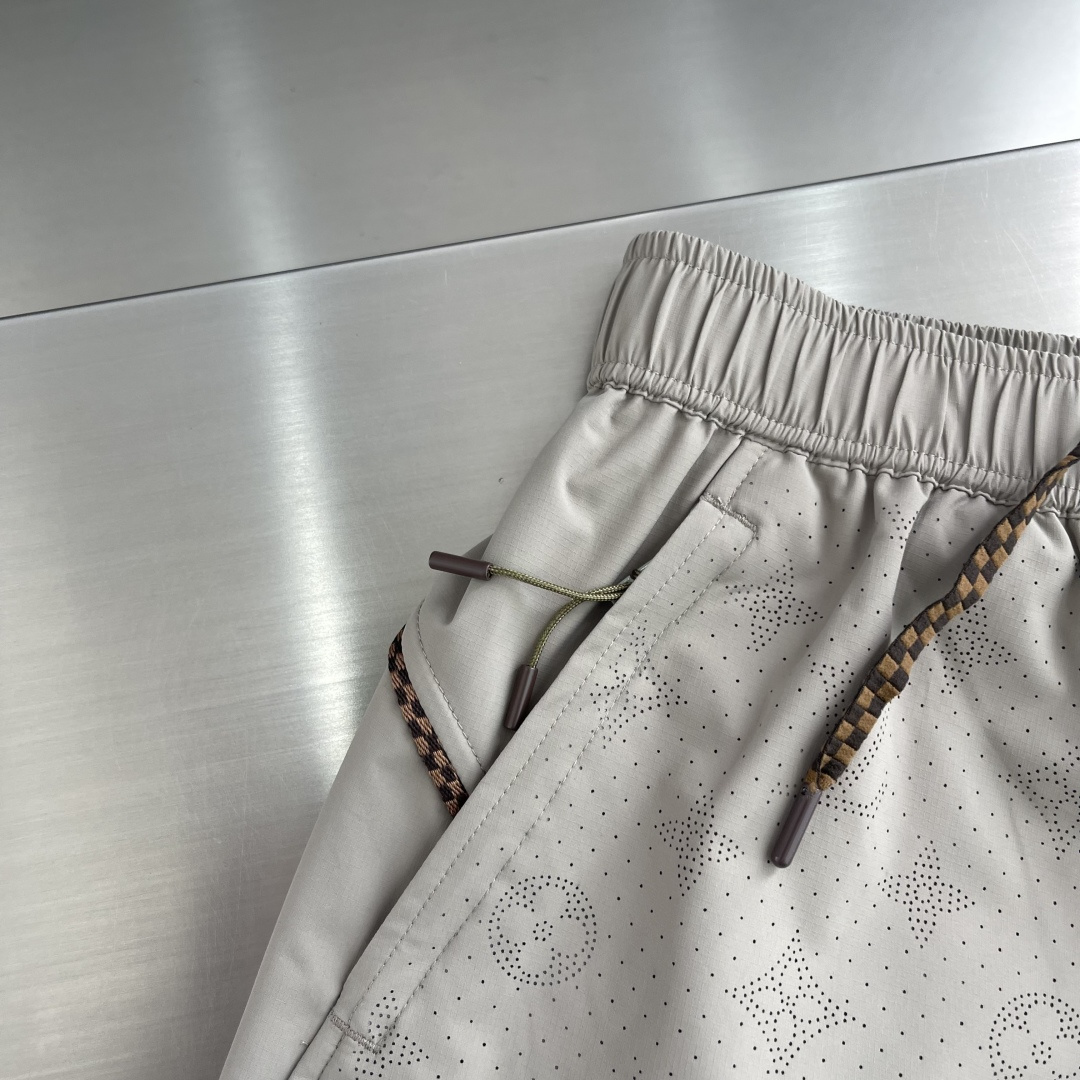 -驴牌    26SS MONOGRAM提花标识防撕裂运动短裤锦纶86%氨纶14%三合一梭织面料100%