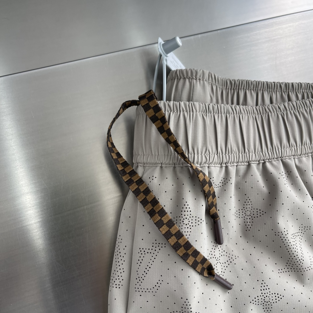 -驴牌    26SS MONOGRAM提花标识防撕裂运动短裤锦纶86%氨纶14%三合一梭织面料100%