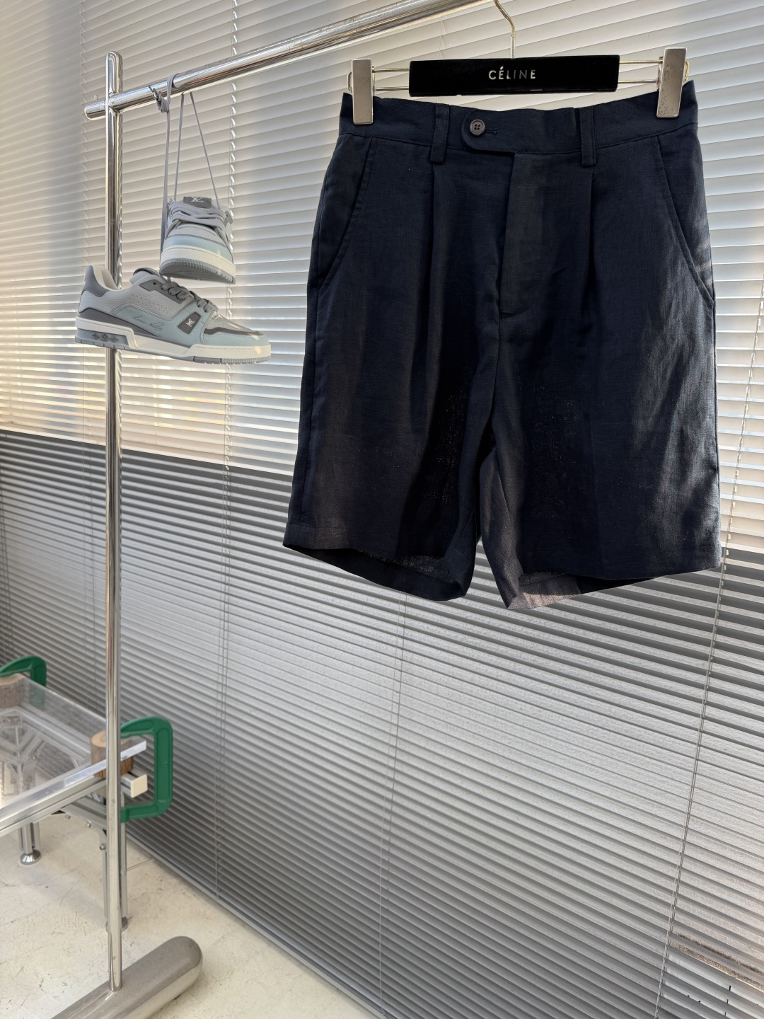 NO:935565,-Loro Piana’s new summer men’s shorts are here!  The linen material has a breathable feeling, is breathable and not sweaty, and is super comfortable to wear in summer~ The fashionable version takes into account both commuting and leisure, it is versatile and can be worn easily and neatly~ Size M-3XL,,loro piana,shorts,19860909-Loro Piana 夏季新款男士短裤来了！ 亚麻材质自带呼吸感,透气不闷汗,夏日穿超舒服～ 时尚版型兼顾通勤与休闲,百搭不挑风格,轻松穿出利落感～ 码数M-3XL,,loro piana,shorts,,Men's clothing