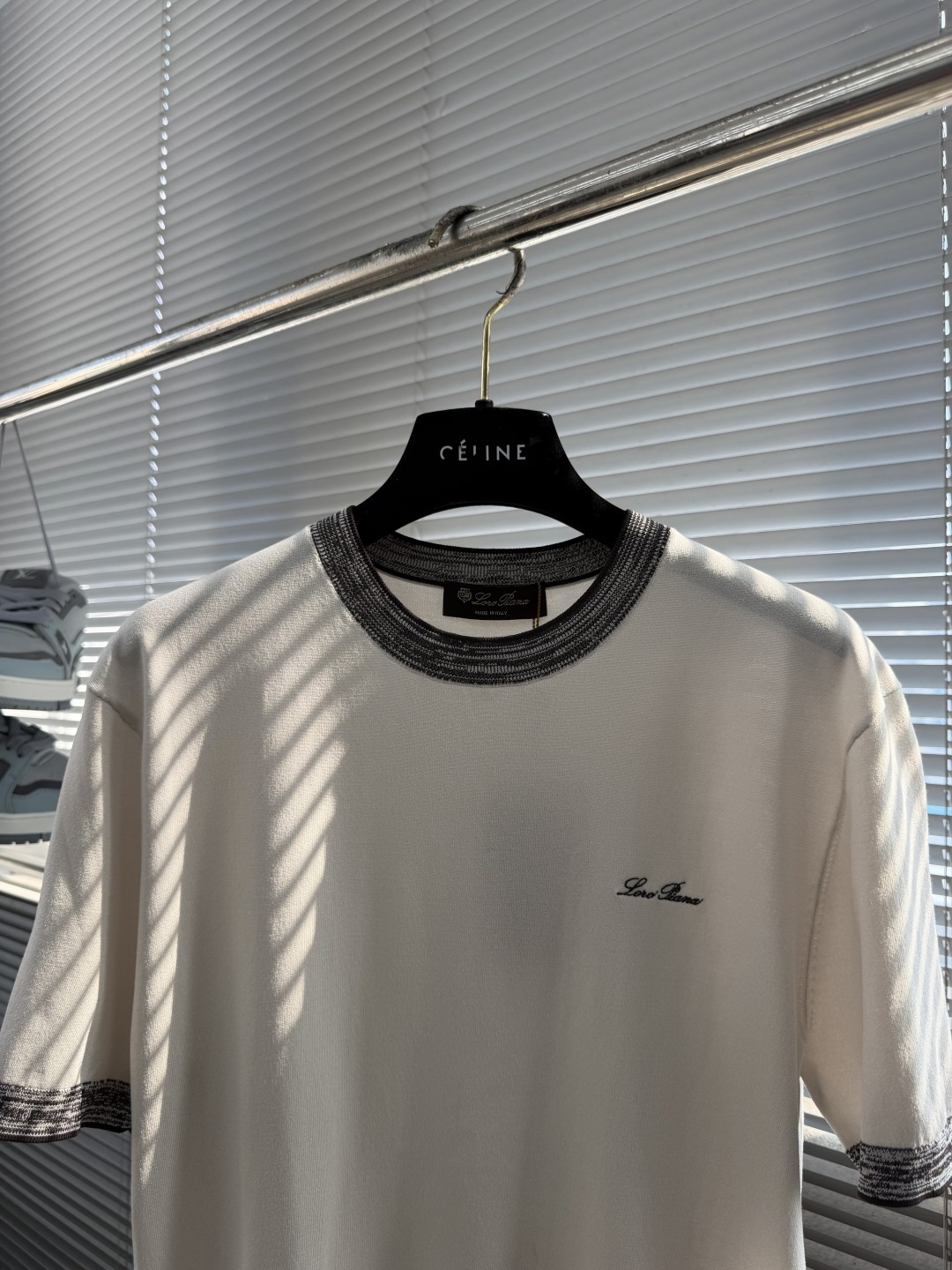 -Loro Piana     26SS春夏新款进口科技纤维混纺撞色圆领针织短Tee，男士经典字母徽标刺
