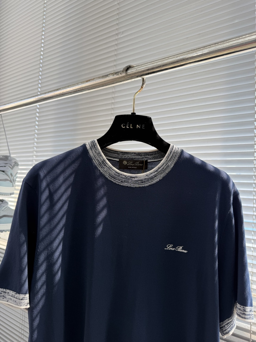 -Loro Piana     26SS春夏新款进口科技纤维混纺撞色圆领针织短Tee，男士经典字母徽标刺