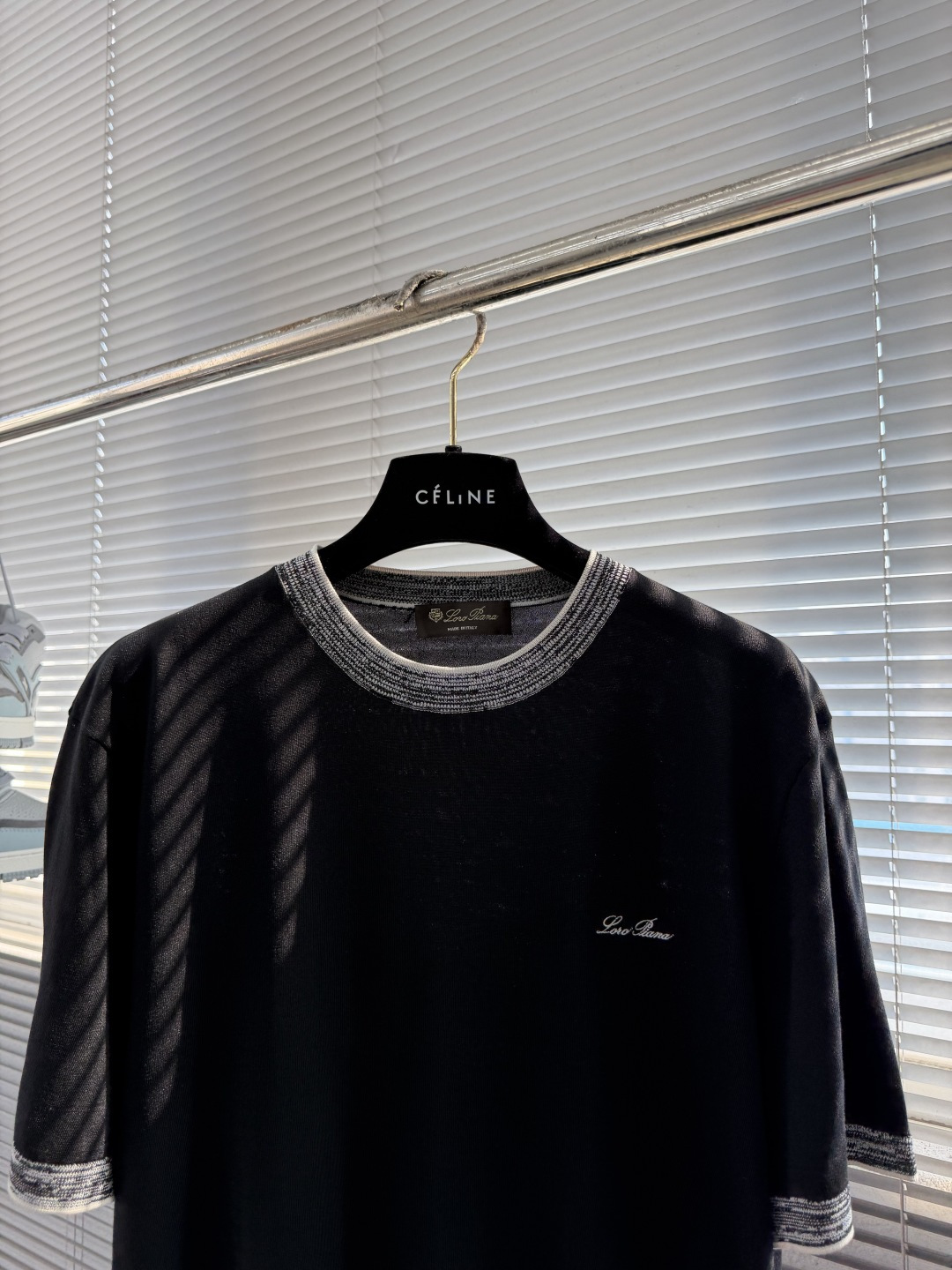 -Loro Piana     26SS春夏新款进口科技纤维混纺撞色圆领针织短Tee，男士经典字母徽标刺