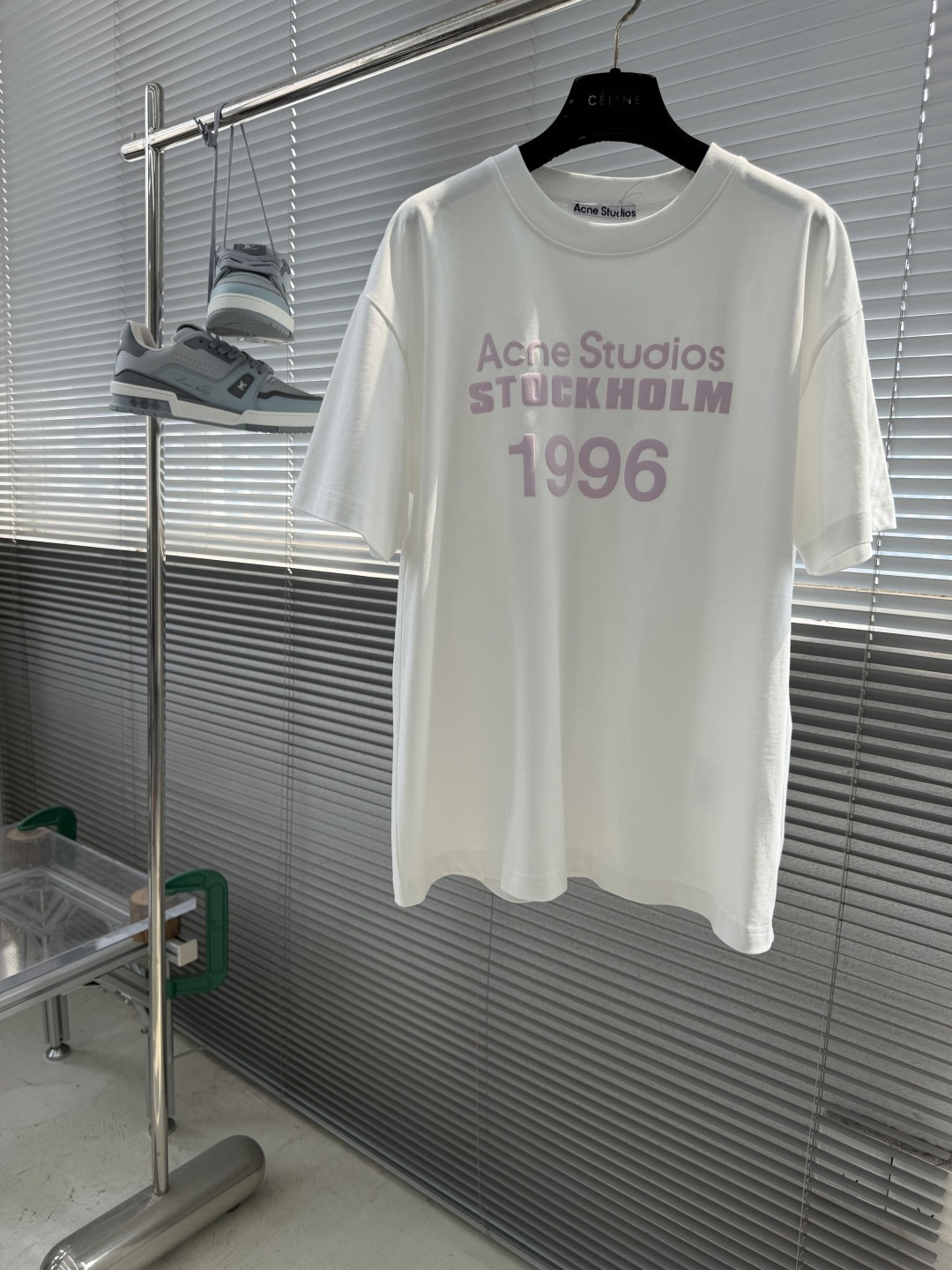 NO:935563,- Acne Studios T-shirts are new. Suede foam printing. The fabric is custom-dyed. 300g pure cotton fabric. Fashionable, simple and elegant. Super versatile and good-looking short-sleeved. Loose version. Unisex. Size: S/M/L/XL,,acne studios,dior,T-shirt,tees,t-shirt,19860909-Acne Studios T恤上新 绒面发泡印花 面料定制定染300克纯棉面料 时尚简约大方超级百搭好看的一款短袖 版型宽松男女同款 码数 S/M/L/XL,,acne studios,dior,T-shirt,tees，t-shirt,,Men's clothing