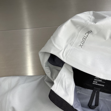 -🐦 鸟家 AR系列,专为高山环境设计,采用 Gore-Tex Pro 等专业面料,具备极强的 -🐦 鸟家 AR系列,专为高山环境设计,采用 Gore-Tex Pro 等专业面料,具备极强的