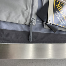 -🐦 鸟家 AR系列,专为高山环境设计,采用 Gore-Tex Pro 等专业面料,具备极强的 -🐦 鸟家 AR系列,专为高山环境设计,采用 Gore-Tex Pro 等专业面料,具备极强的