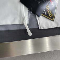 -🐦 鸟家 AR系列,专为高山环境设计,采用 Gore-Tex Pro 等专业面料,具备极强的 -🐦 鸟家 AR系列,专为高山环境设计,采用 Gore-Tex Pro 等专业面料,具备极强的