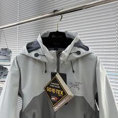 -🐦 鸟家 AR系列,专为高山环境设计,采用 Gore-Tex Pro 等专业面料,具备极强的 -🐦 鸟家 AR系列,专为高山环境设计,采用 Gore-Tex Pro 等专业面料,具备极强的