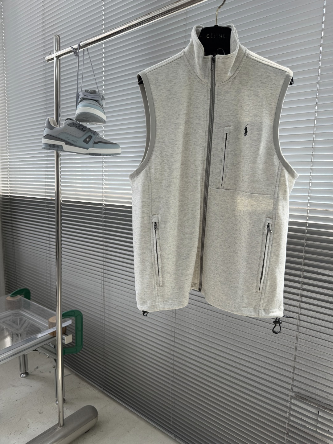 NO:953904,-Ralph Lauren 26SS half-high collar logo embroidered double-sided vest AD double-sided double-ply 360g knitted fabric Mesh baby's breath mesh Imported embroidery Fabric wash 11 customized accessories and accessories Size S M L19860909-Ralph Lauren 26SS半高领Logo刺绣双面马甲 AD双面双股360克针织面料 网格满天星网布 进口刺绣 面料酵洗 11订制辅料、配件 码数S M L XL 衣长65.5 67 68.5 70 胸围 108112116120 肩宽41424344,,loro piana,,Men's clothing