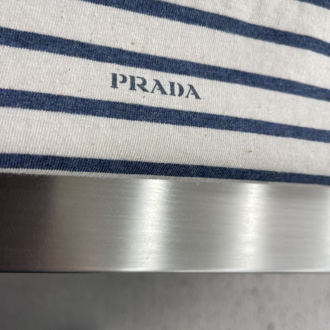 -PRAD 2026秋冬系列打底长袖T恤 码数:M-5XL 正常版型 采用的是纯棉面料,面料纹路平整清晰,手感挺括 -PRAD 2026秋冬系列打底长袖T恤 码数:M-5XL 正常版型 采用的是纯棉面料,面料纹路平整清晰,手感挺括