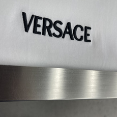 -Versac 刺绣细节全棉长袖T恤 面料质感很好,上身穿着舒适亲肤! 码数:S M L XL XXL 肩宽 4 -Versac 刺绣细节全棉长袖T恤 面料质感很好,上身穿着舒适亲肤! 码数:S M L XL XXL 肩宽 4