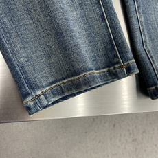 -FEND 顶级蓝牛 26ss秋冬新款 意式轻奢格调,将经典FF双F标识融入丹宁系列,兼顾复古牛仔质感与现代高级 -FEND 顶级蓝牛 26ss秋冬新款 意式轻奢格调,将经典FF双F标识融入丹宁系列,兼顾复古牛仔质感与现代高级