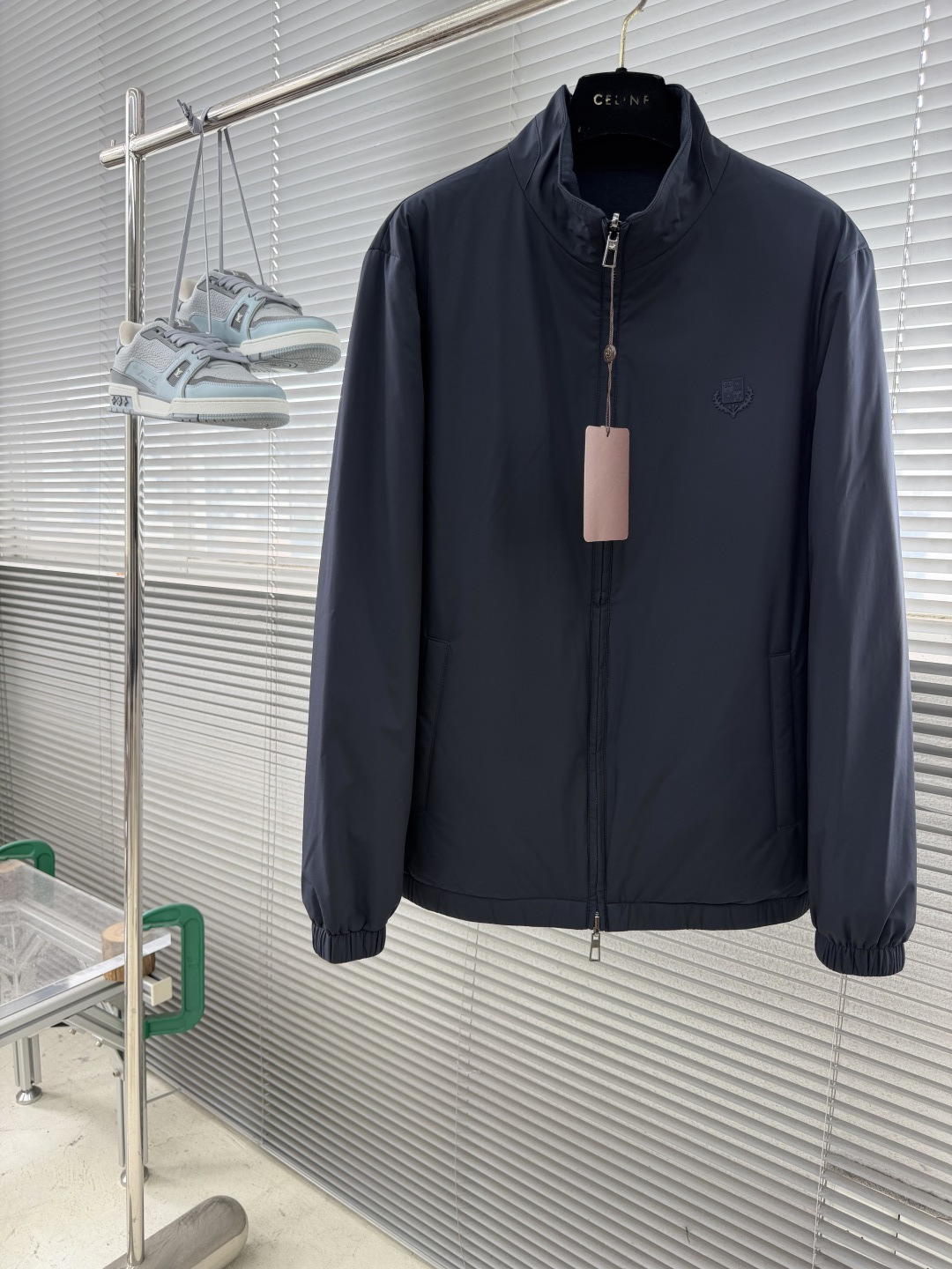 -Loro Piana     爆款外套 双面穿着立领外套 Loro Piana这款立领外套没有浮夸缀饰，唯有百年工艺沉