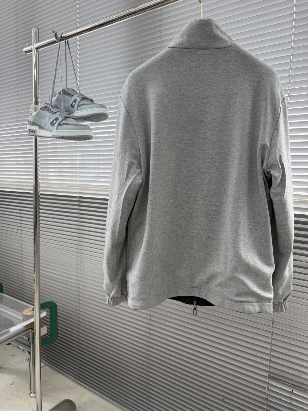 -Loro Piana     爆款外套 双面穿着立领外套 Loro Piana这款立领外套没有浮夸缀饰，唯有百年工艺沉