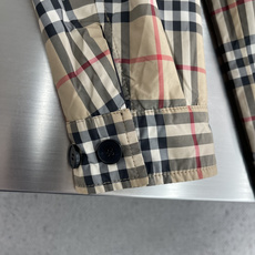 -BBR 经典格纹双面穿翻领夹克外套 采用进口高密锦纶面料,表面经过特殊防泼水处理,质地轻薄挺括,触感顺滑细腻, -BBR 经典格纹双面穿翻领夹克外套 采用进口高密锦纶面料,表面经过特殊防泼水处理,质地轻薄挺括,触感顺滑细腻,