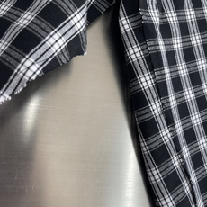 -Balenciag 黑白格毛边破坏外套 从裁片规划到成衣后整理,整套生产链路工序繁琐,多重工艺难点对生产精度形 -Balenciag 黑白格毛边破坏外套 从裁片规划到成衣后整理,整套生产链路工序繁琐,多重工艺难点对生产精度形
