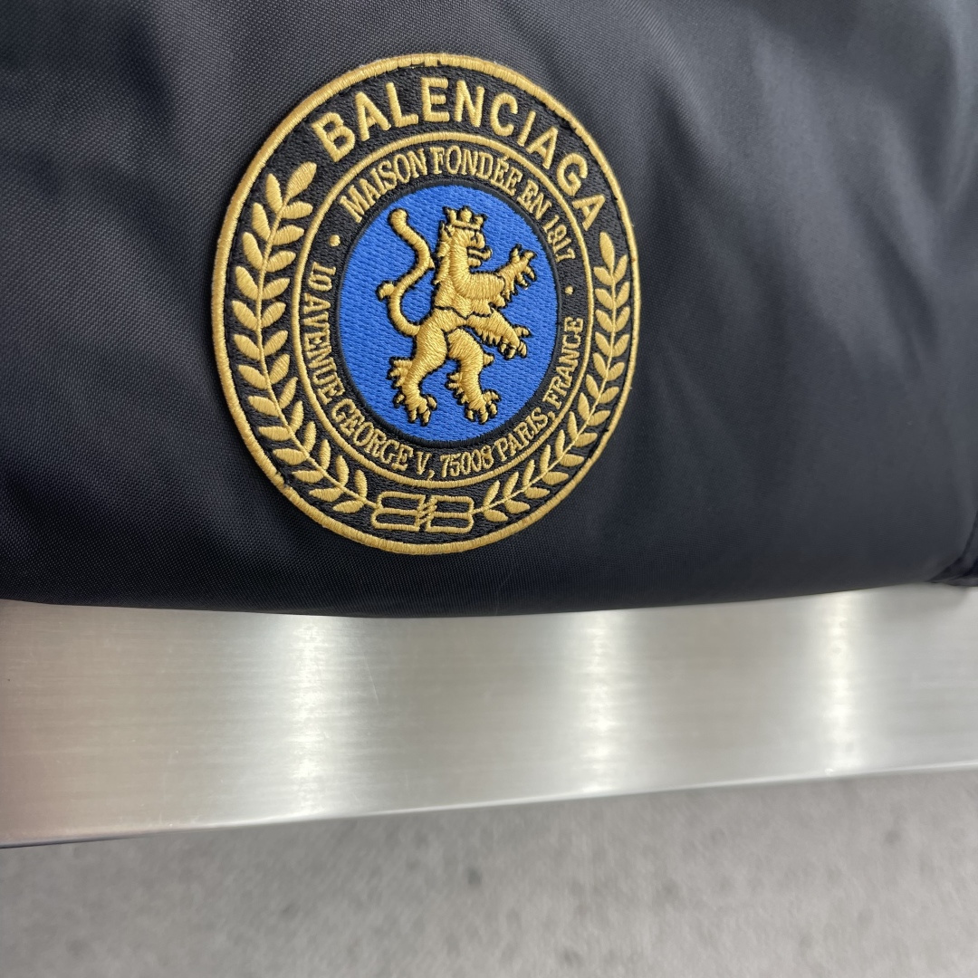 -Balenciag 纯色罗纹拉链贴片长袖 棉服 宽松版型 男女同款 黑色 码数:44.46.48.50 尺码 -Balenciag 纯色罗纹拉链贴片长袖 棉服 宽松版型 男女同款 黑色 码数:44.46.48.50 尺码