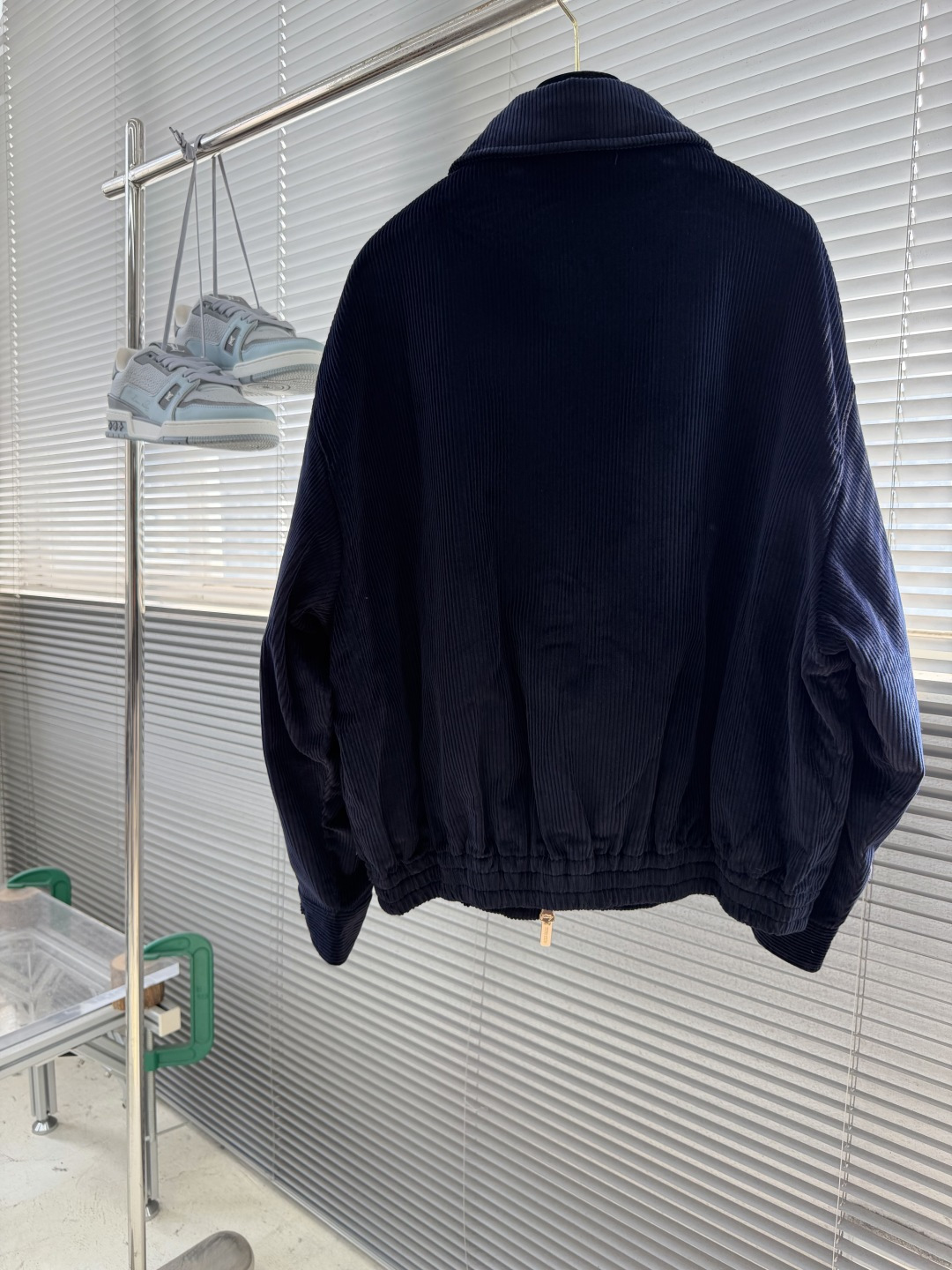-Miu Miu     纯色刺绣Logo印花长袖 夹克 海军蓝 男女同款 码数：36.38.40.42