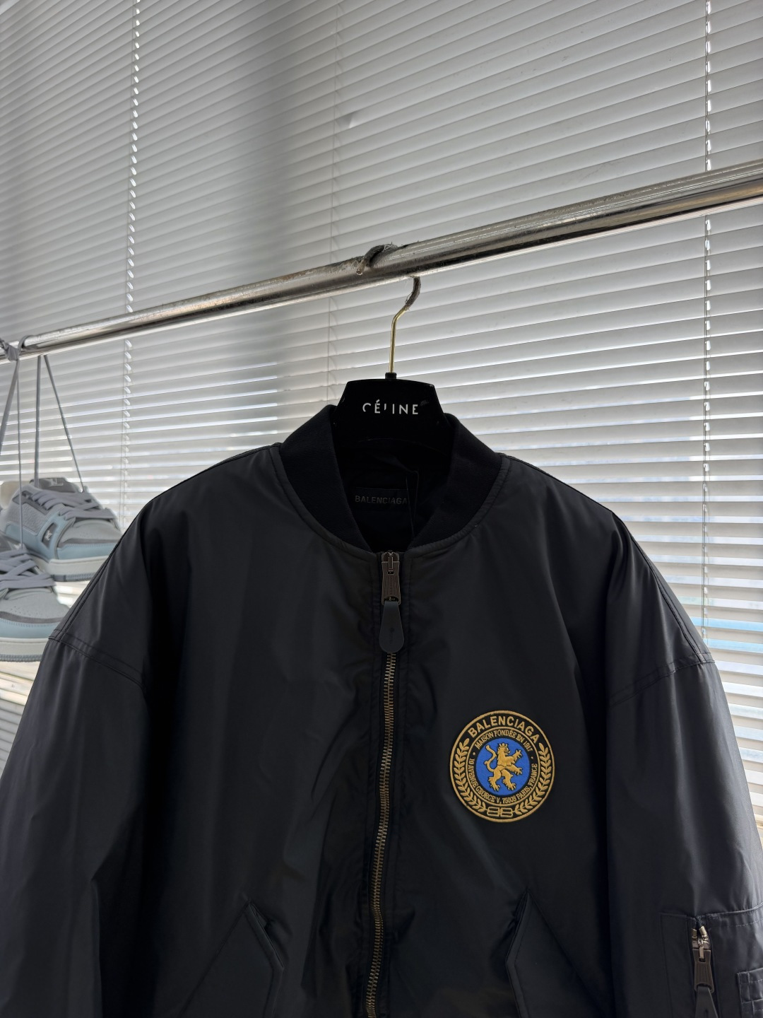 -Balenciag 纯色罗纹拉链贴片长袖 棉服 宽松版型 男女同款 黑色 码数:44.46.48.50 尺码 -Balenciag 纯色罗纹拉链贴片长袖 棉服 宽松版型 男女同款 黑色 码数:44.46.48.50 尺码