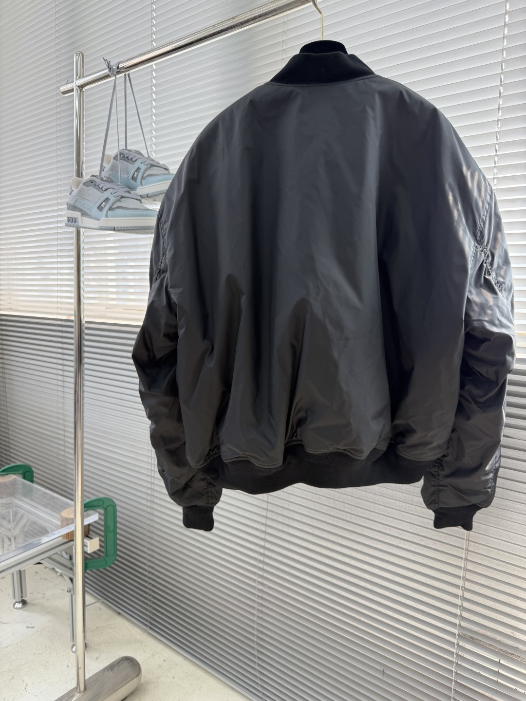 -Balenciag 纯色罗纹拉链贴片长袖 棉服 宽松版型 男女同款 黑色 码数:44.46.48.50 尺码 -Balenciag 纯色罗纹拉链贴片长袖 棉服 宽松版型 男女同款 黑色 码数:44.46.48.50 尺码