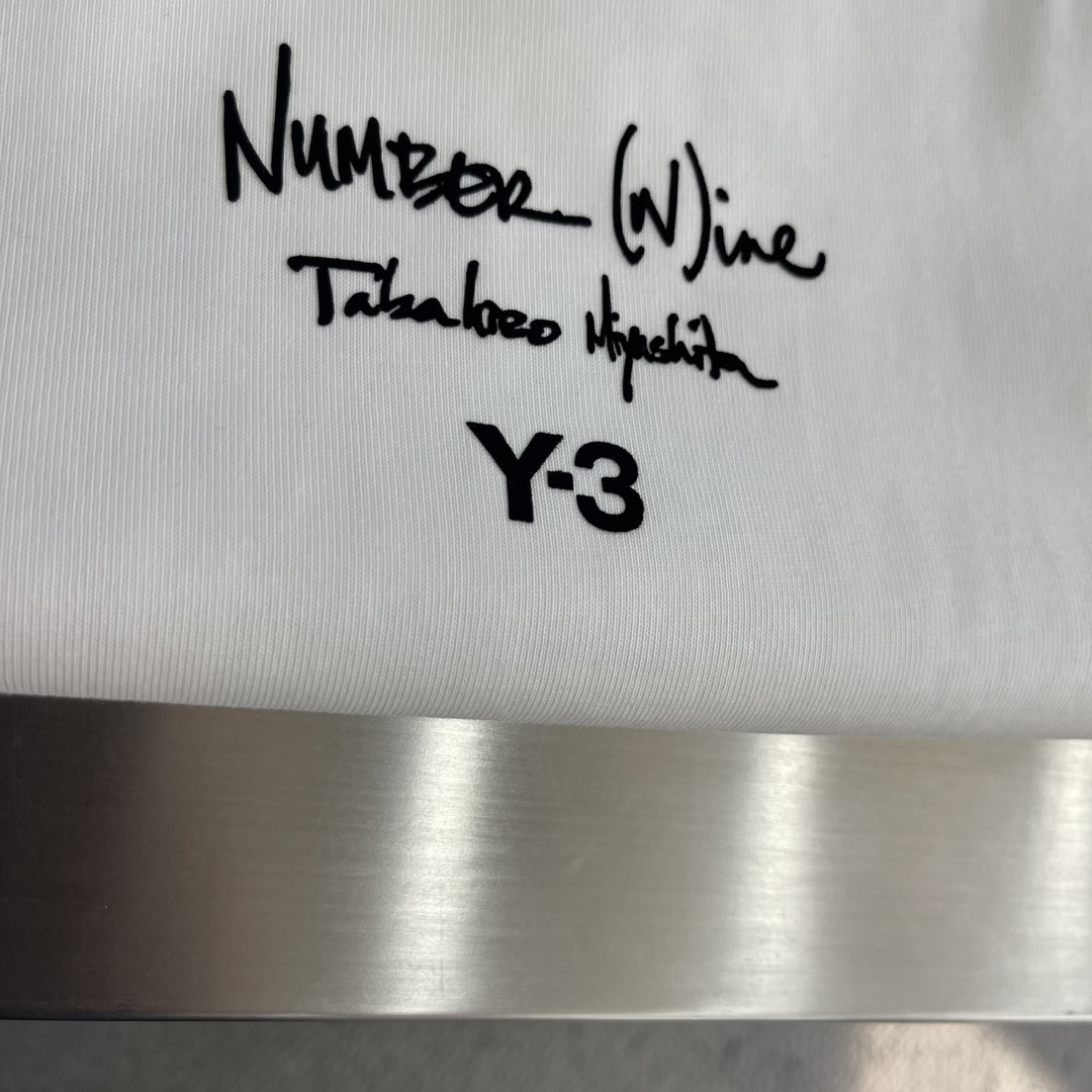 -Y‑3 fw26早秋上新 立体印花logo落肩拼接长袖T恤 ✅立体浮雕logo,质感出众 ✅宽松落肩剪裁,包容各种 -Y‑3 fw26早秋上新 立体印花logo落肩拼接长袖T恤 ✅立体浮雕logo,质感出众 ✅宽松落肩剪裁,包容各种