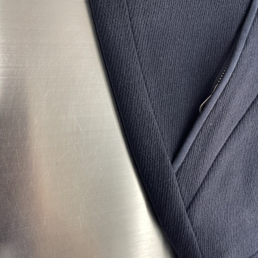 -Loro Piana 26FW早秋新款密织磨毛科技纤维立领马甲,男士后领经典刺绣徽标时尚拉链无袖马甲外套!贸易 -Loro Piana 26FW早秋新款密织磨毛科技纤维立领马甲,男士后领经典刺绣徽标时尚拉链无袖马甲外套!贸易