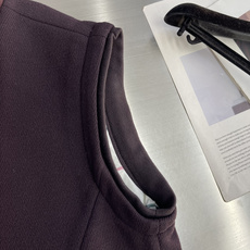 -Loro Piana 26FW早秋新款密织磨毛科技纤维立领马甲,男士后领经典刺绣徽标时尚拉链无袖马甲外套!贸易 -Loro Piana 26FW早秋新款密织磨毛科技纤维立领马甲,男士后领经典刺绣徽标时尚拉链无袖马甲外套!贸易