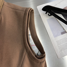 -Loro Piana 26FW早秋新款密织磨毛科技纤维立领马甲,男士后领经典刺绣徽标时尚拉链无袖马甲外套!贸易 -Loro Piana 26FW早秋新款密织磨毛科技纤维立领马甲,男士后领经典刺绣徽标时尚拉链无袖马甲外套!贸易