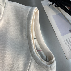 -Loro Piana 26FW早秋新款密织磨毛科技纤维立领马甲,男士后领经典刺绣徽标时尚拉链无袖马甲外套!贸易 -Loro Piana 26FW早秋新款密织磨毛科技纤维立领马甲,男士后领经典刺绣徽标时尚拉链无袖马甲外套!贸易