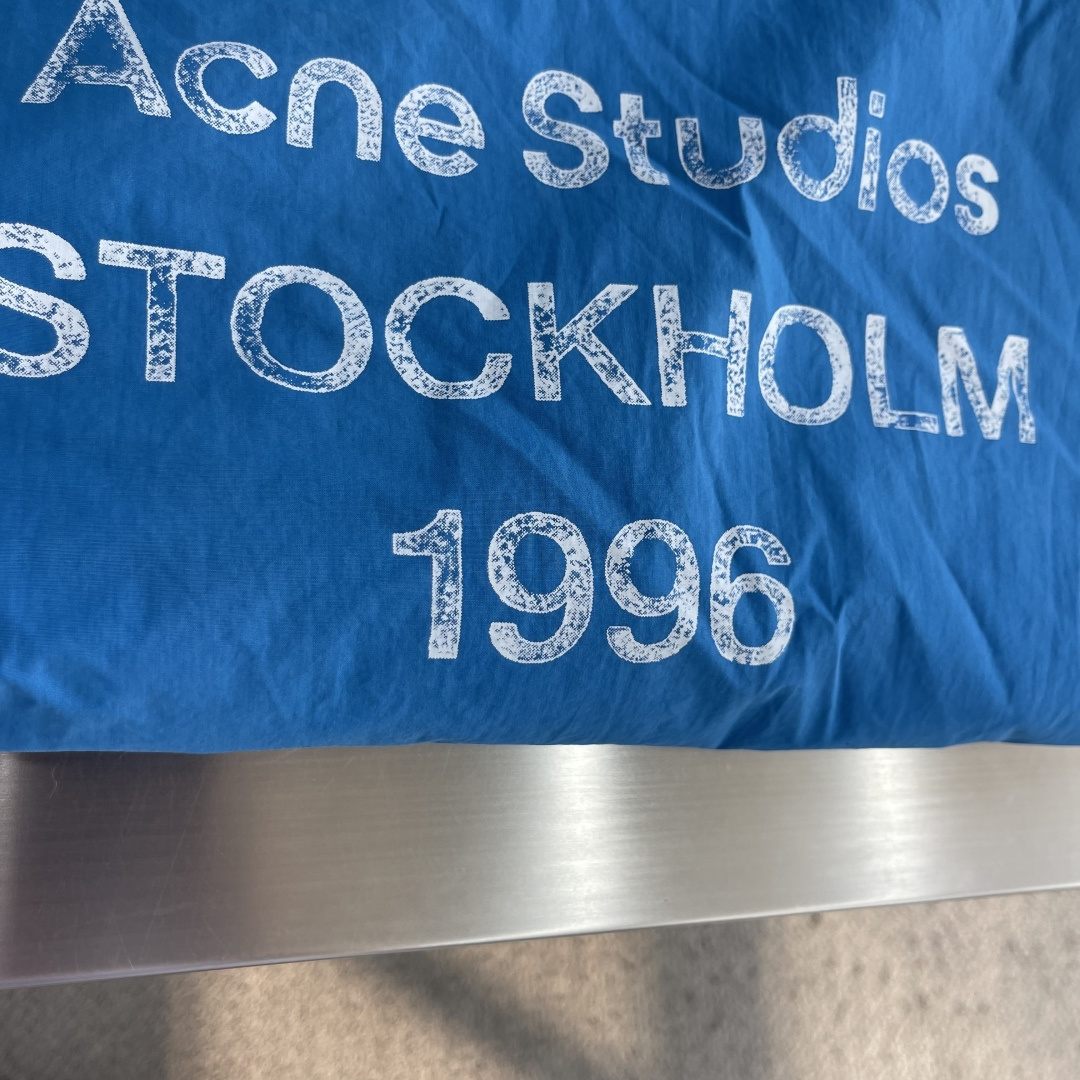 -Acne Studios 撞色徽标拉链夹克 定制尘朔疏珩御府绸 轻量挺括 干爽御风 素皓净白晕覆衣身 水洗雾感 -Acne Studios 撞色徽标拉链夹克 定制尘朔疏珩御府绸 轻量挺括 干爽御风 素皓净白晕覆衣身 水洗雾感
