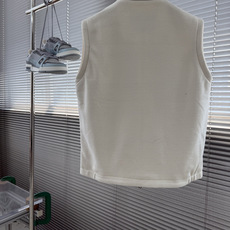 -Loro Piana 26FW早秋新款密织磨毛科技纤维立领马甲,男士后领经典刺绣徽标时尚拉链无袖马甲外套!贸易 -Loro Piana 26FW早秋新款密织磨毛科技纤维立领马甲,男士后领经典刺绣徽标时尚拉链无袖马甲外套!贸易
