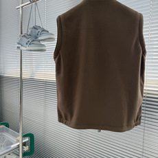 -Loro Piana 26FW早秋新款密织磨毛科技纤维立领马甲,男士后领经典刺绣徽标时尚拉链无袖马甲外套!贸易 -Loro Piana 26FW早秋新款密织磨毛科技纤维立领马甲,男士后领经典刺绣徽标时尚拉链无袖马甲外套!贸易