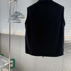 -Loro Piana 26FW早秋新款密织磨毛科技纤维立领马甲,男士后领经典刺绣徽标时尚拉链无袖马甲外套!贸易 -Loro Piana 26FW早秋新款密织磨毛科技纤维立领马甲,男士后领经典刺绣徽标时尚拉链无袖马甲外套!贸易