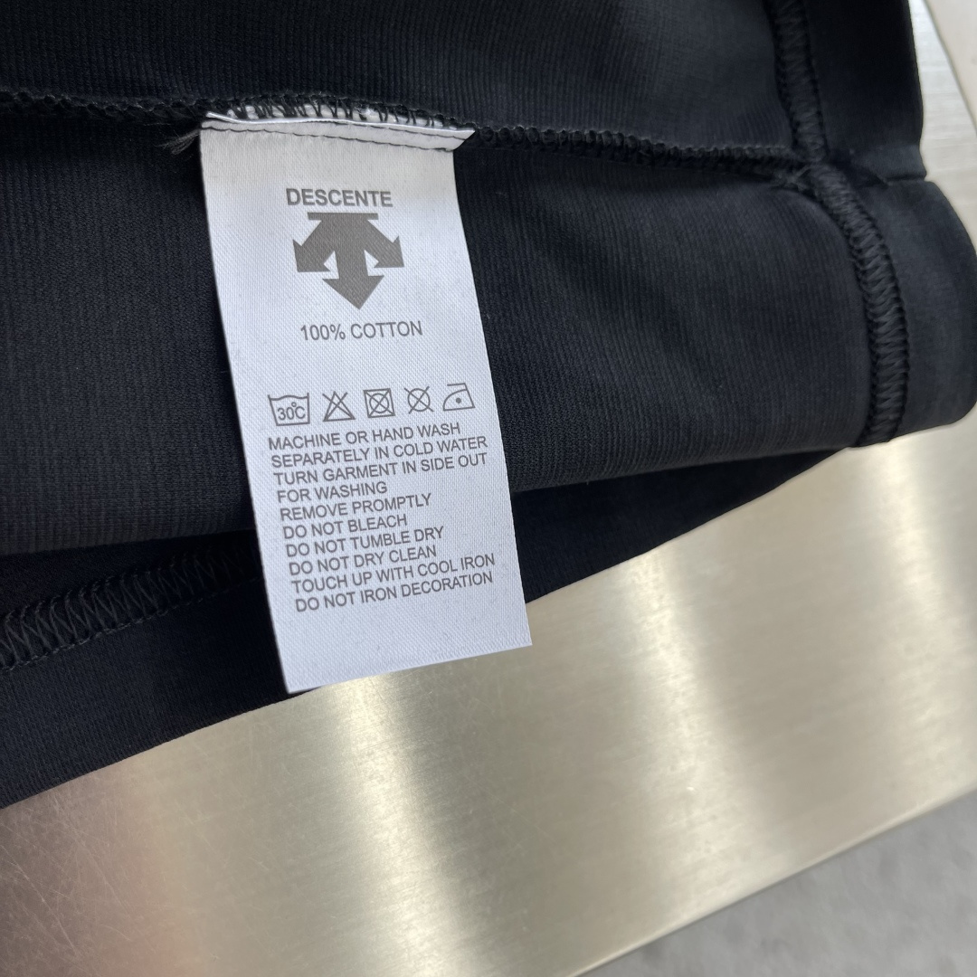 -迪桑特    男士DUALIS系列都市通勤休闲长袖上衣! 版型简约百搭时尚潮流! 客供面料亲肤舒适!高密高织不起球不掉