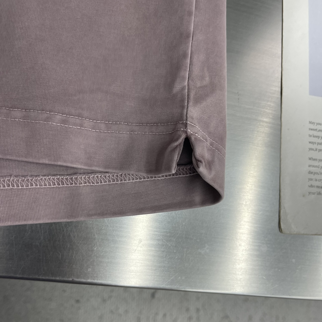 -Stone Island 2026秋冬系列休闲圆领T恤 码数:M-5XL 正常版型 超喜欢一款宽松短袖T恤衫 -Stone Island 2026秋冬系列休闲圆领T恤 码数:M-5XL 正常版型 超喜欢一款宽松短袖T恤衫