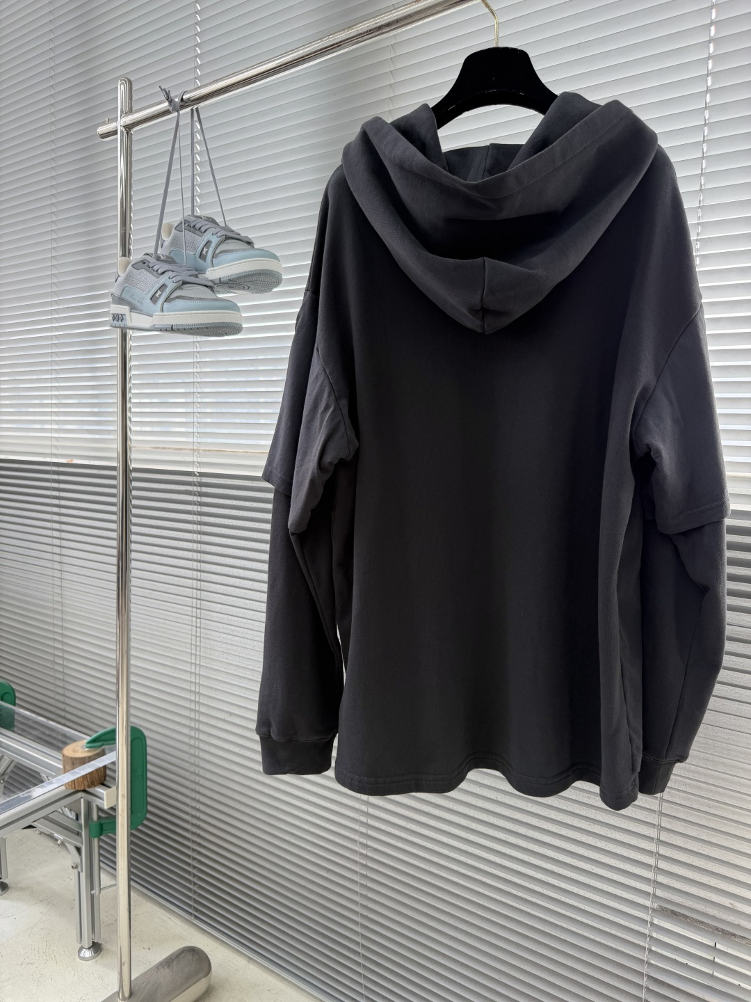 -Acne Studios 徽标叠层连帽卫衣 定制双珩凝萃洗织毛圈棉 丰盈绵糯 舒适亲肤 雾调米杏浸染衣身 朦胧 -Acne Studios 徽标叠层连帽卫衣 定制双珩凝萃洗织毛圈棉 丰盈绵糯 舒适亲肤 雾调米杏浸染衣身 朦胧