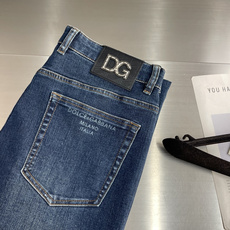 -DG 26秋冬新款印花牛仔裤 立体剪裁完美塑形面料质舒适柔软随意搭配、舒适代表它对时尚休闲的诠释是DG一贯作风 -DG 26秋冬新款印花牛仔裤 立体剪裁完美塑形面料质舒适柔软随意搭配、舒适代表它对时尚休闲的诠释是DG一贯作风