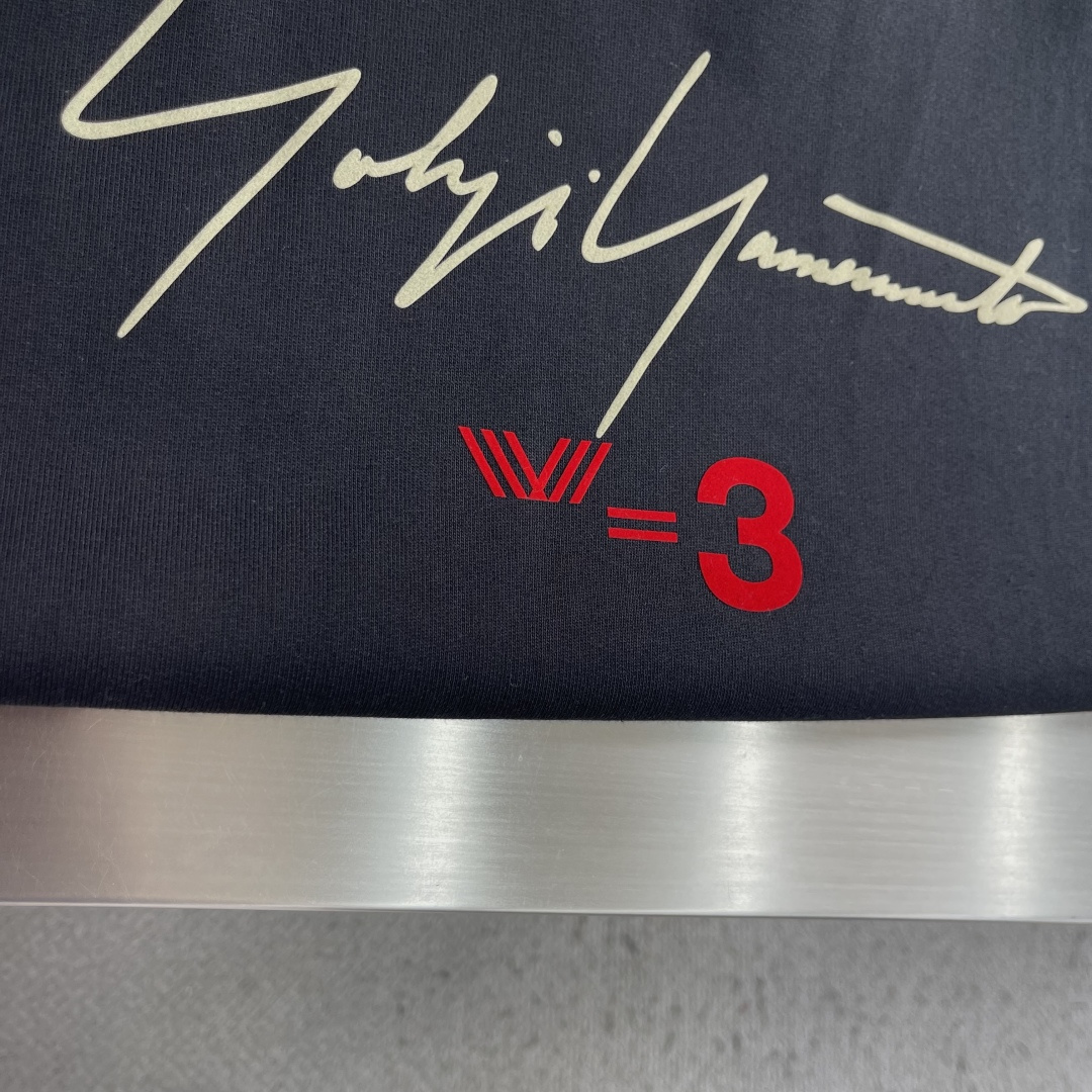 -Y-3     2026春夏新款短袖T恤 定制纯棉字母logo 刺绣 颜色：黑色  白色  灰色 码数：S  M  L