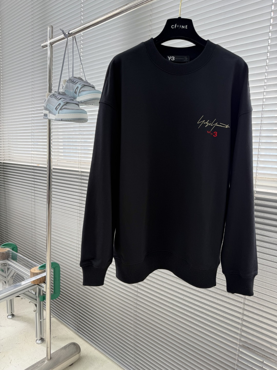 -Y-3     2026春夏新款短袖T恤 定制纯棉字母logo 刺绣 颜色：黑色  白色  灰色 码数：S  M  L
