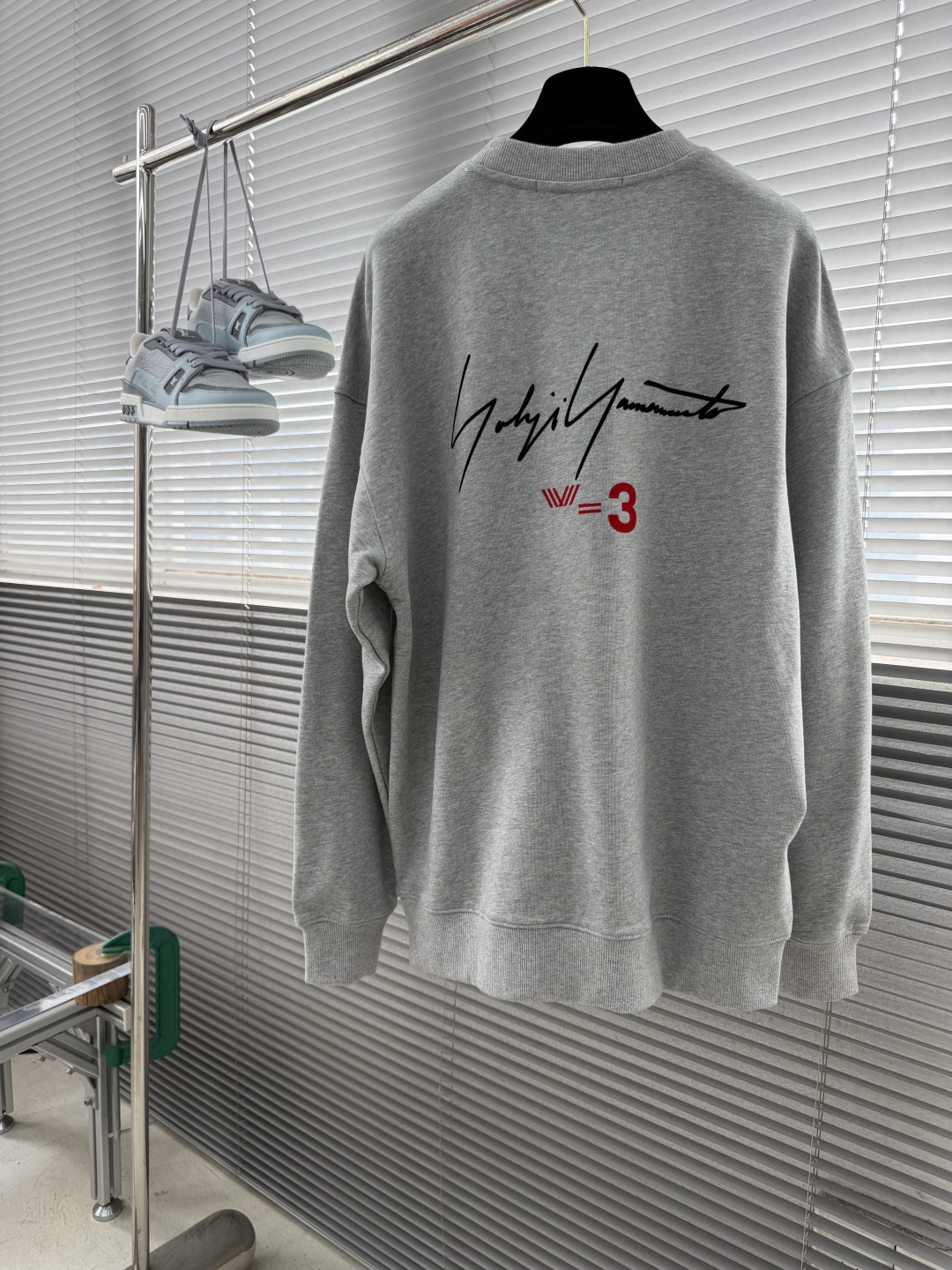 -Y-3     2026春夏新款短袖T恤 定制纯棉字母logo 刺绣 颜色：黑色  白色  灰色 码数：S  M  L