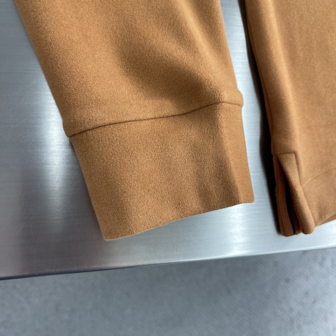 -KITON  高端品质 2026秋冬官网新款男士🚹圆领长袖T恤 大厂定制 选用中东进口珠地棉 面料细腻柔软上身舒适  