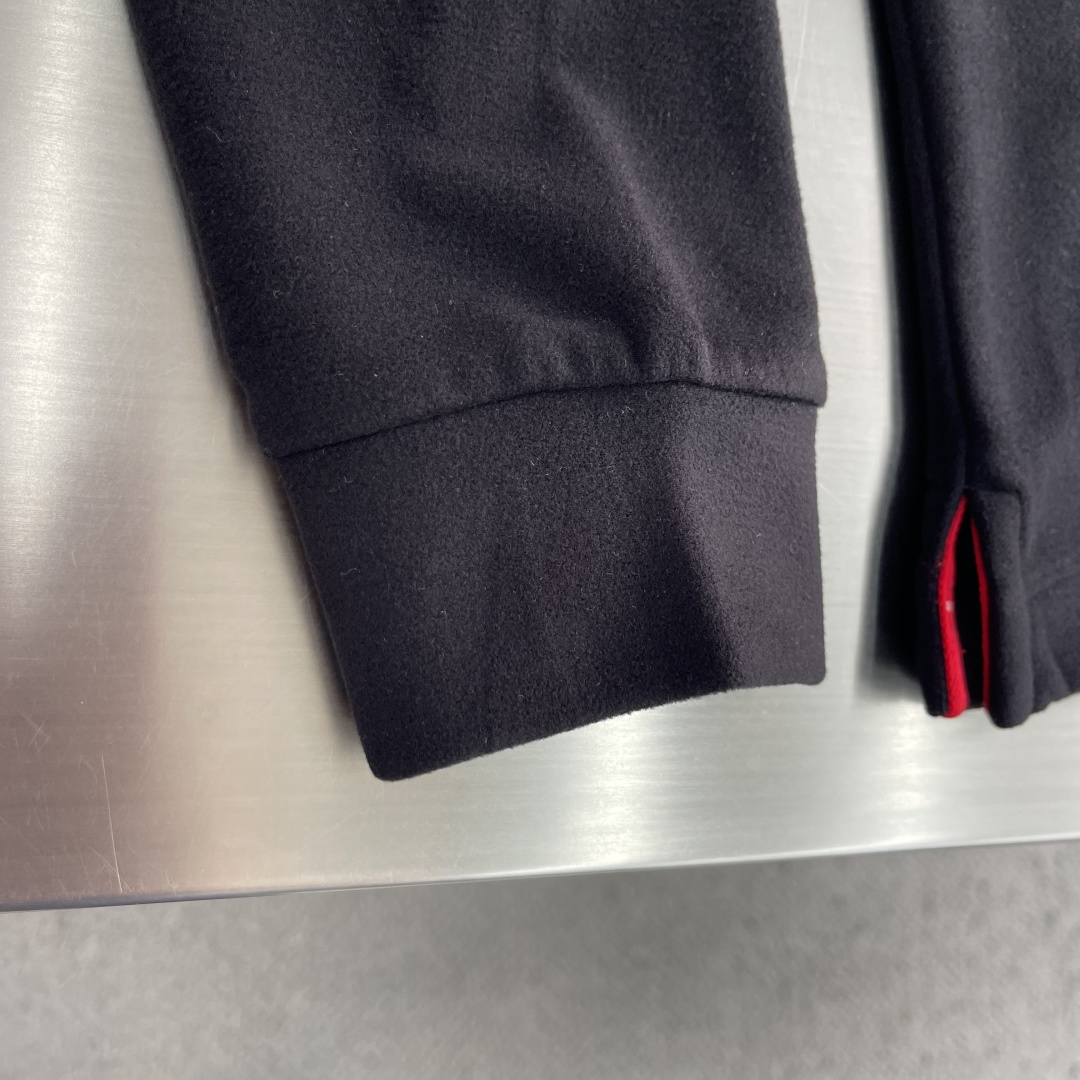 -KITON  高端品质 2026秋冬官网新款男士🚹圆领长袖T恤 大厂定制 选用中东进口珠地棉 面料细腻柔软上身舒适  