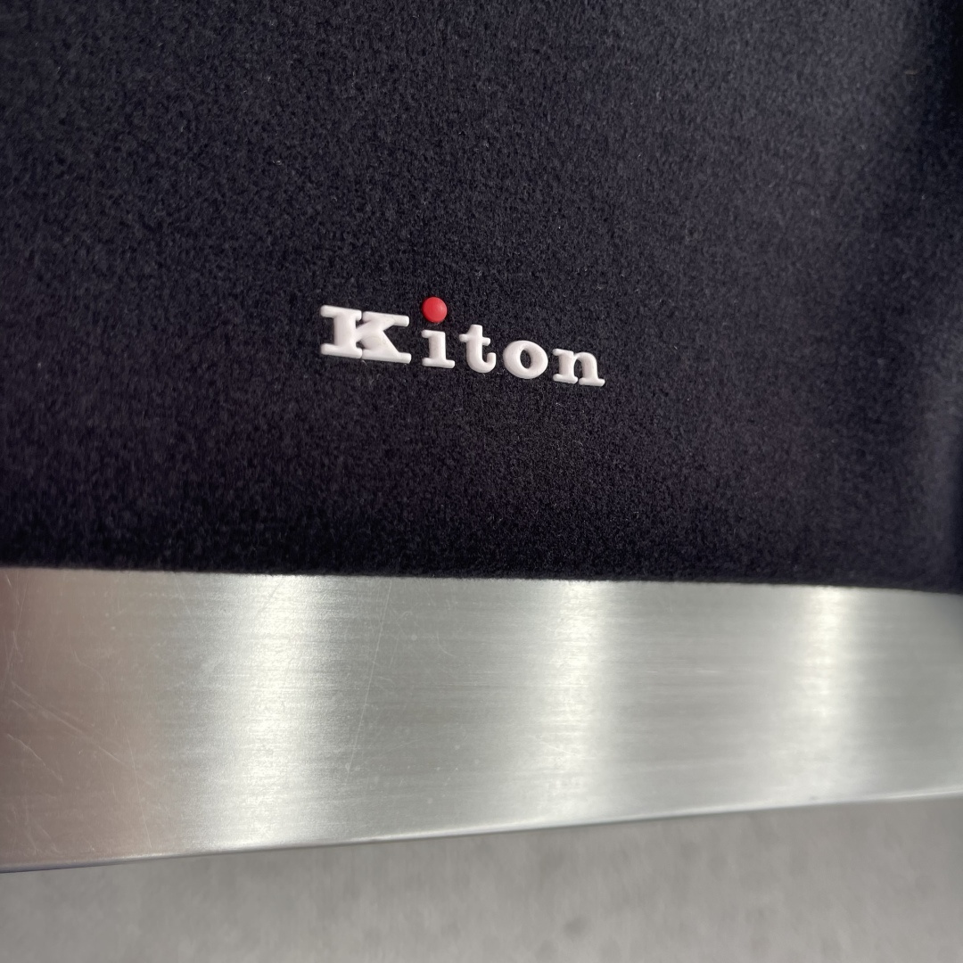 -KITON  高端品质 2026秋冬官网新款男士🚹圆领长袖T恤 大厂定制 选用中东进口珠地棉 面料细腻柔软上身舒适  