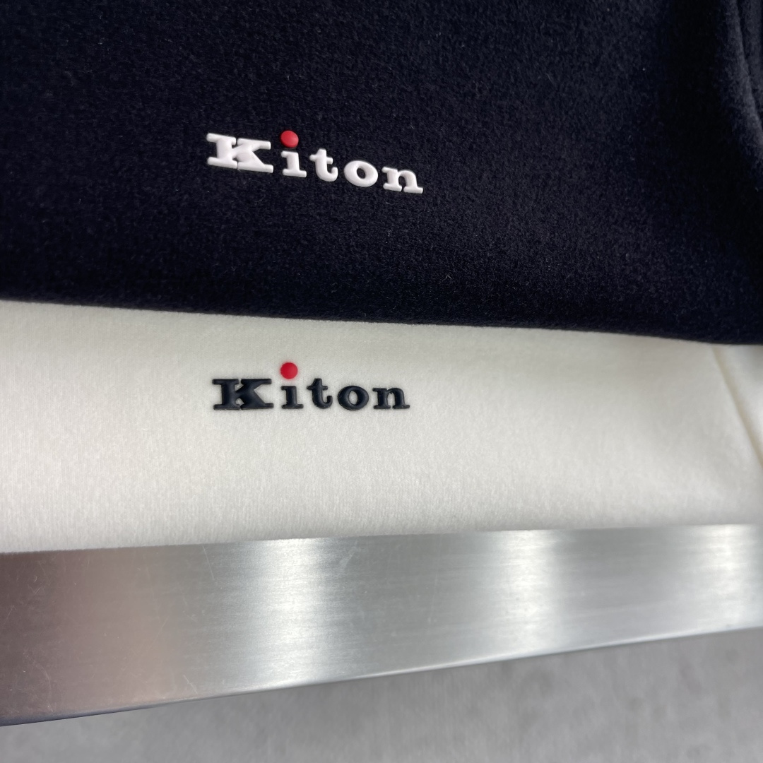 -KITON  高端品质 2026秋冬官网新款男士🚹圆领长袖T恤 大厂定制 选用中东进口珠地棉 面料细腻柔软上身舒适  