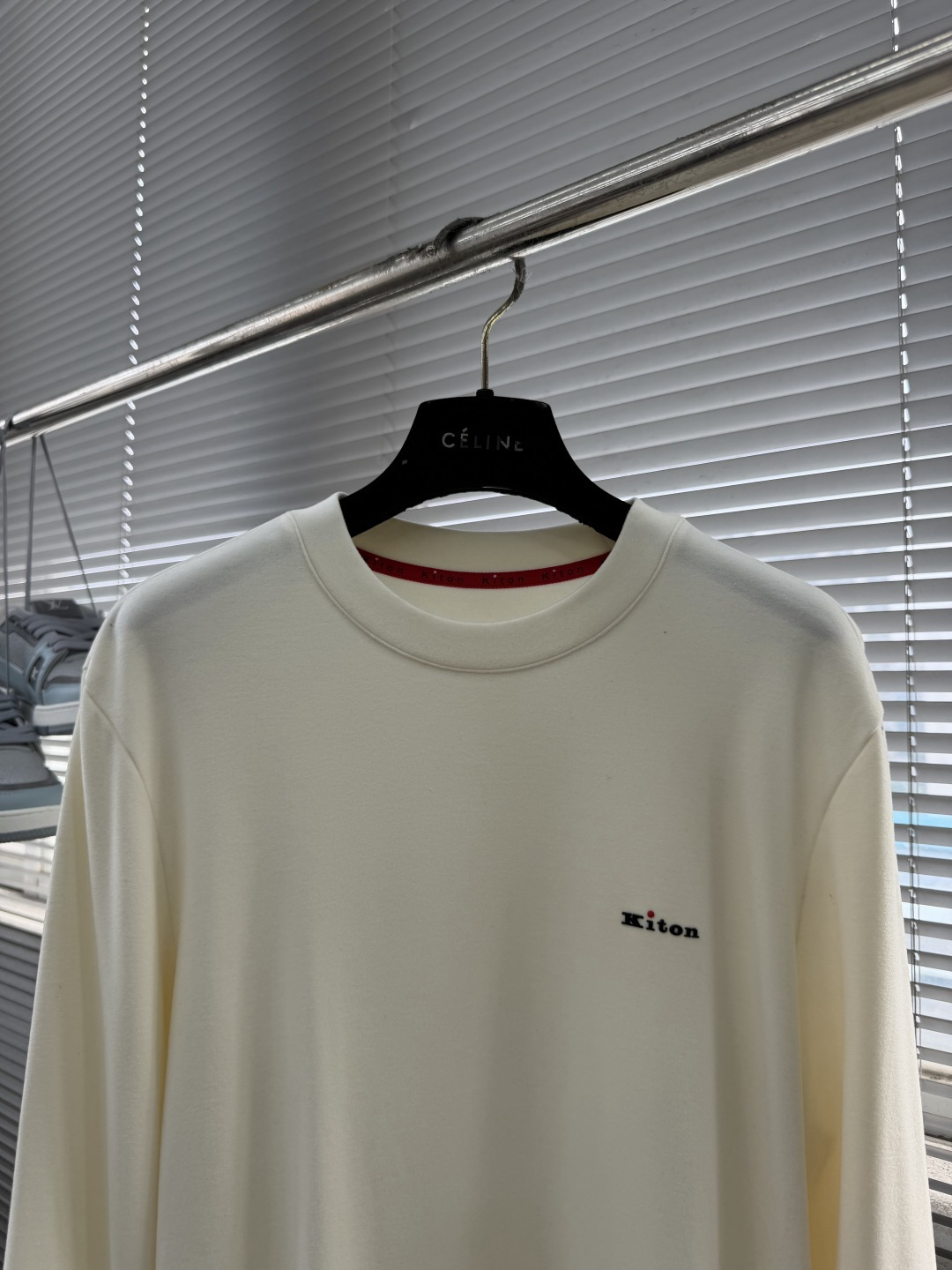 -KITON  高端品质 2026秋冬官网新款男士🚹圆领长袖T恤 大厂定制 选用中东进口珠地棉 面料细腻柔软上身舒适  