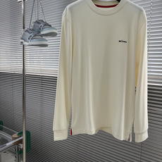 -KITON 高端品质 2026秋冬官网新款男士🚹圆领长袖T恤 大厂定制 选用中东进口珠地棉 面料细腻柔软上身舒适 -KITON 高端品质 2026秋冬官网新款男士🚹圆领长袖T恤 大厂定制 选用中东进口珠地棉 面料细腻柔软上身舒适