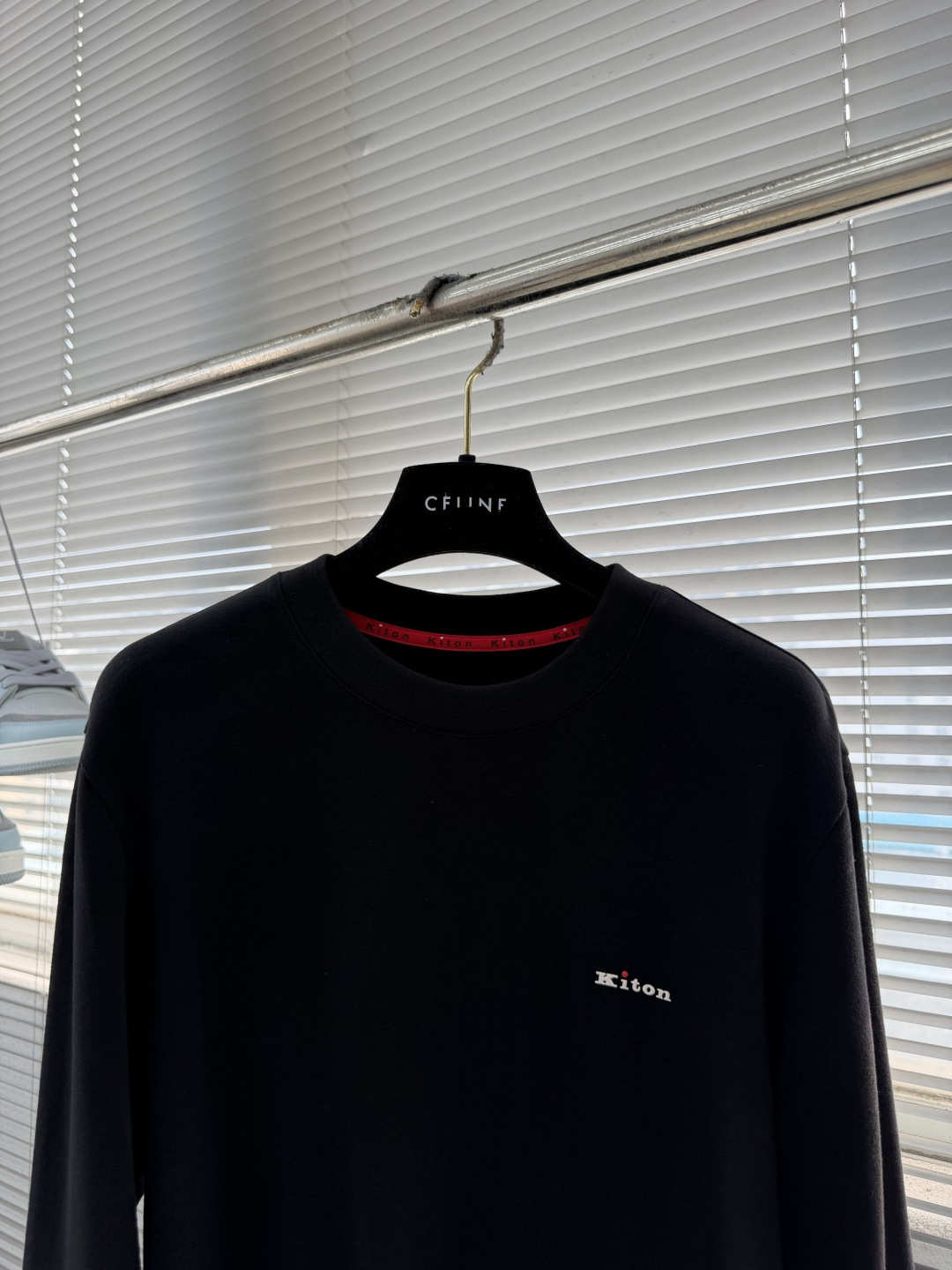 -KITON  高端品质 2026秋冬官网新款男士🚹圆领长袖T恤 大厂定制 选用中东进口珠地棉 面料细腻柔软上身舒适  